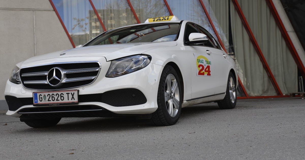 Graz Taxi 24 Fahrzeug in Graz